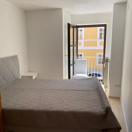 Helle Zwei-Zimmer-Stadt-Wohnung Am Bismarkplatz Mit Tiefgarage Landshut Exterior photo