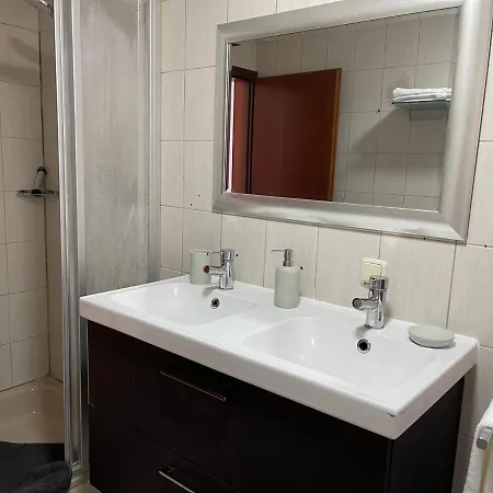 Helle Zwei-Zimmer-Stadt-Wohnung Am Bismarkplatz Mit Tiefgarage Landshut Exterior photo